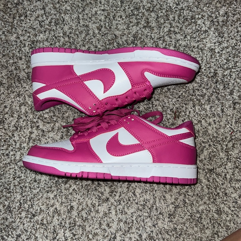 Nike fuchsia dunk reps